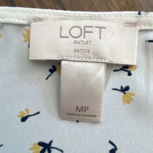 Loft outlet lightweight long sleeve floral print ruffle sleeve blouse size MP - Picture 9 of 9